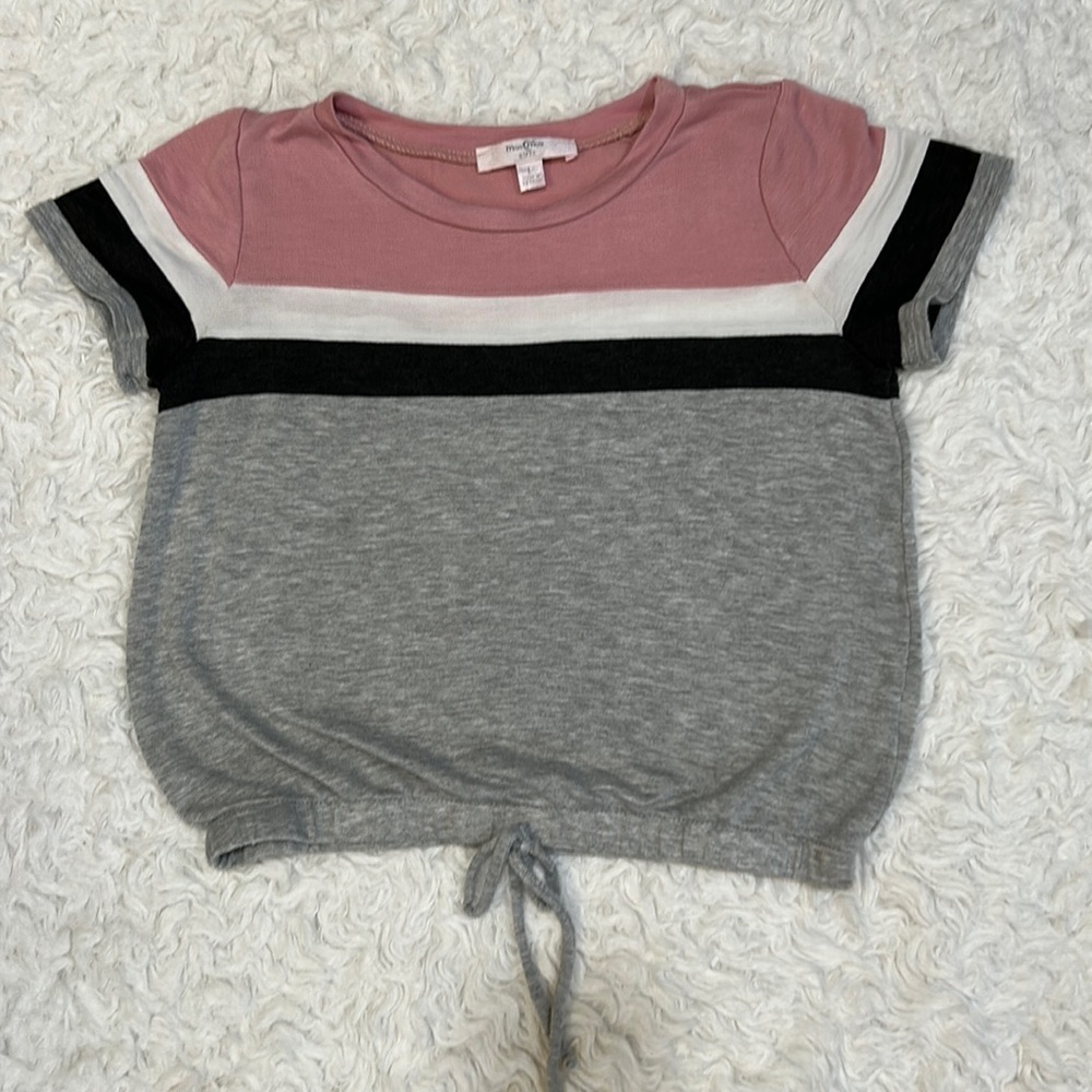 Girls Moa Moa. size large, super soft T-shirt.